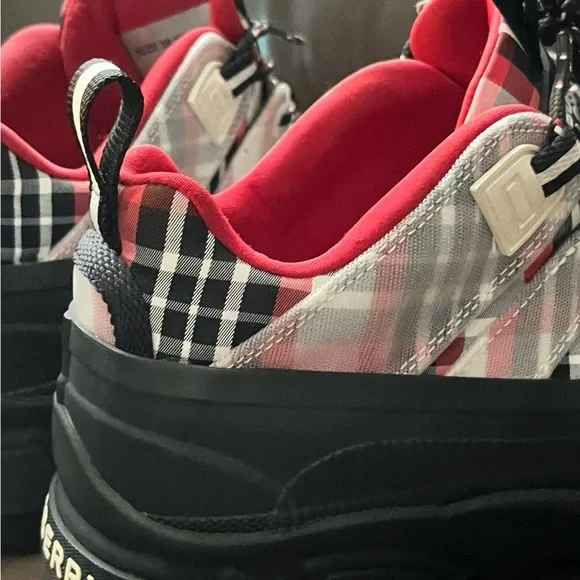 Stylish Plaid Sneakers with Red Accents - Picture 6 of 10